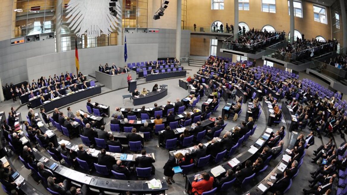 Deutsche Welle: Κερδίζει όντως η Γερμανία από την ελληνική κρίση;